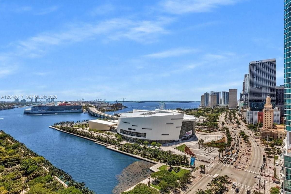 900 Biscayne Bay Unit 2408 condo rented at 900 Biscayne Blvd # 2408, Miami FL 33132